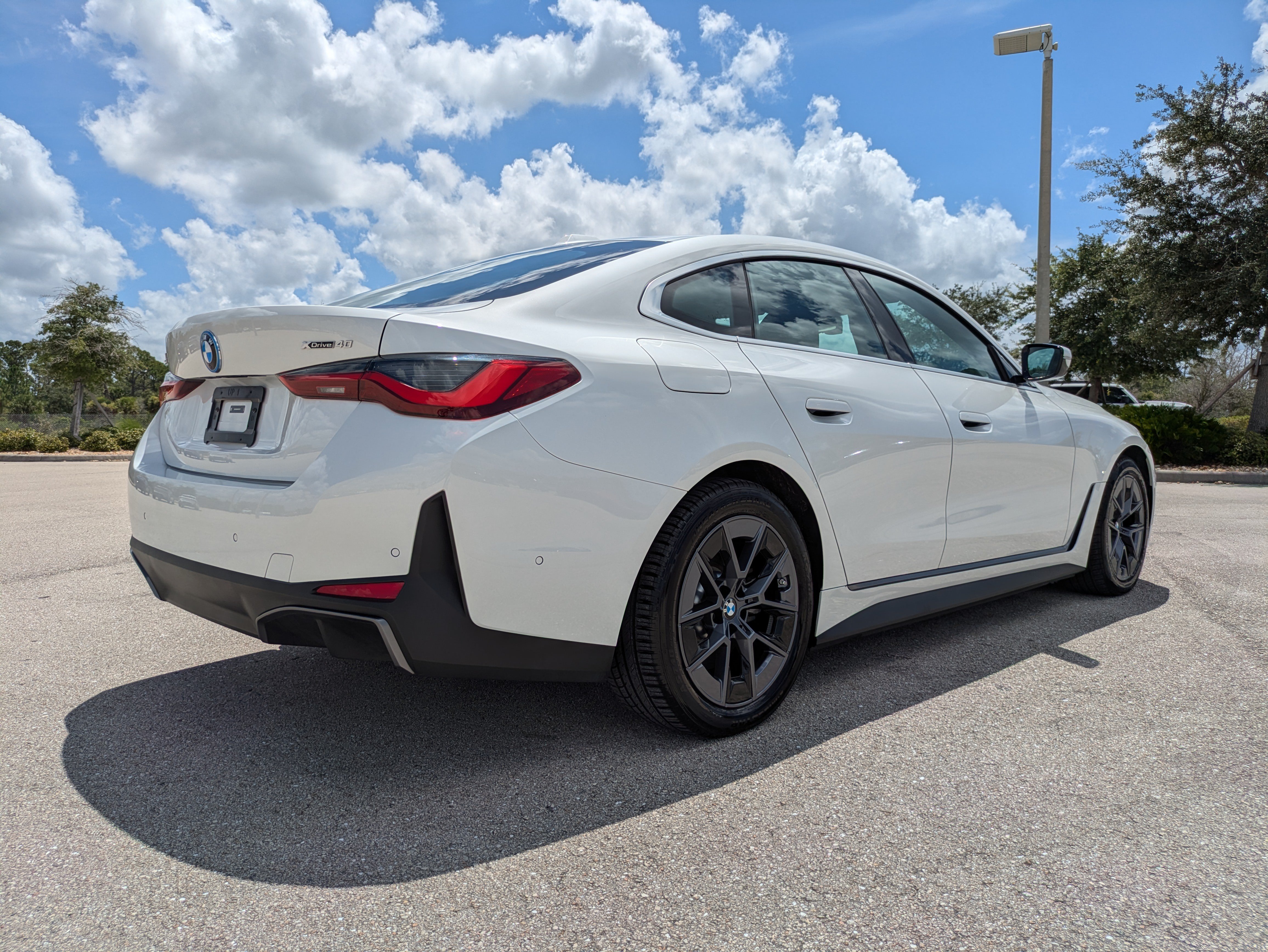 Used 2025 BMW i4 xDrive40i AWD/4WD image 4