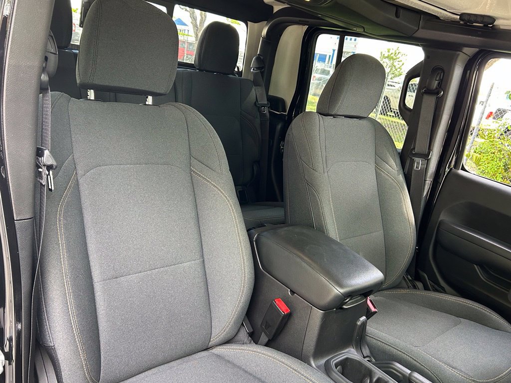 Certified 2025 Jeep Gladiator Sport AWD/4WD image 42