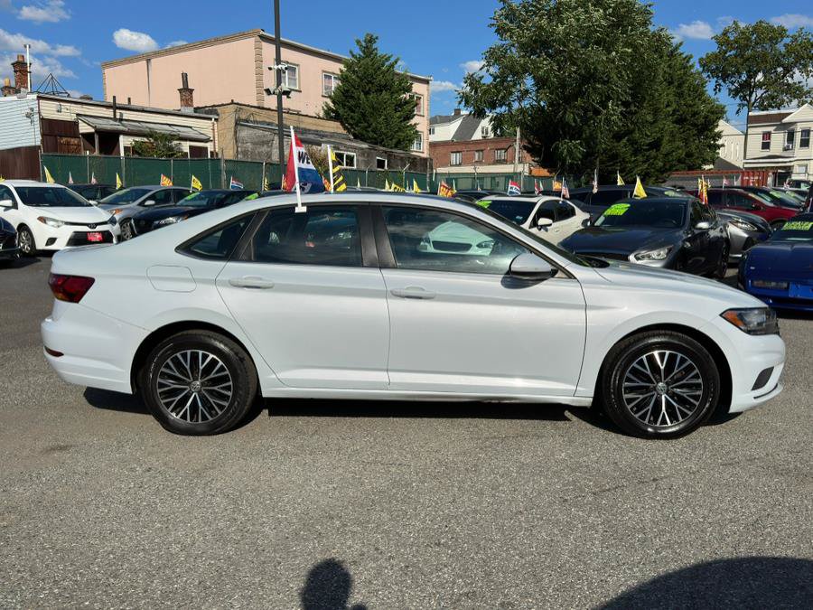 Used 2019 Volkswagen Jetta SE w/ Cold Weather Package FWD image 8