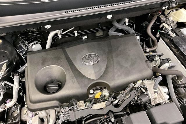 Used 2022 Toyota RAV4 LE AWD/4WD image 29