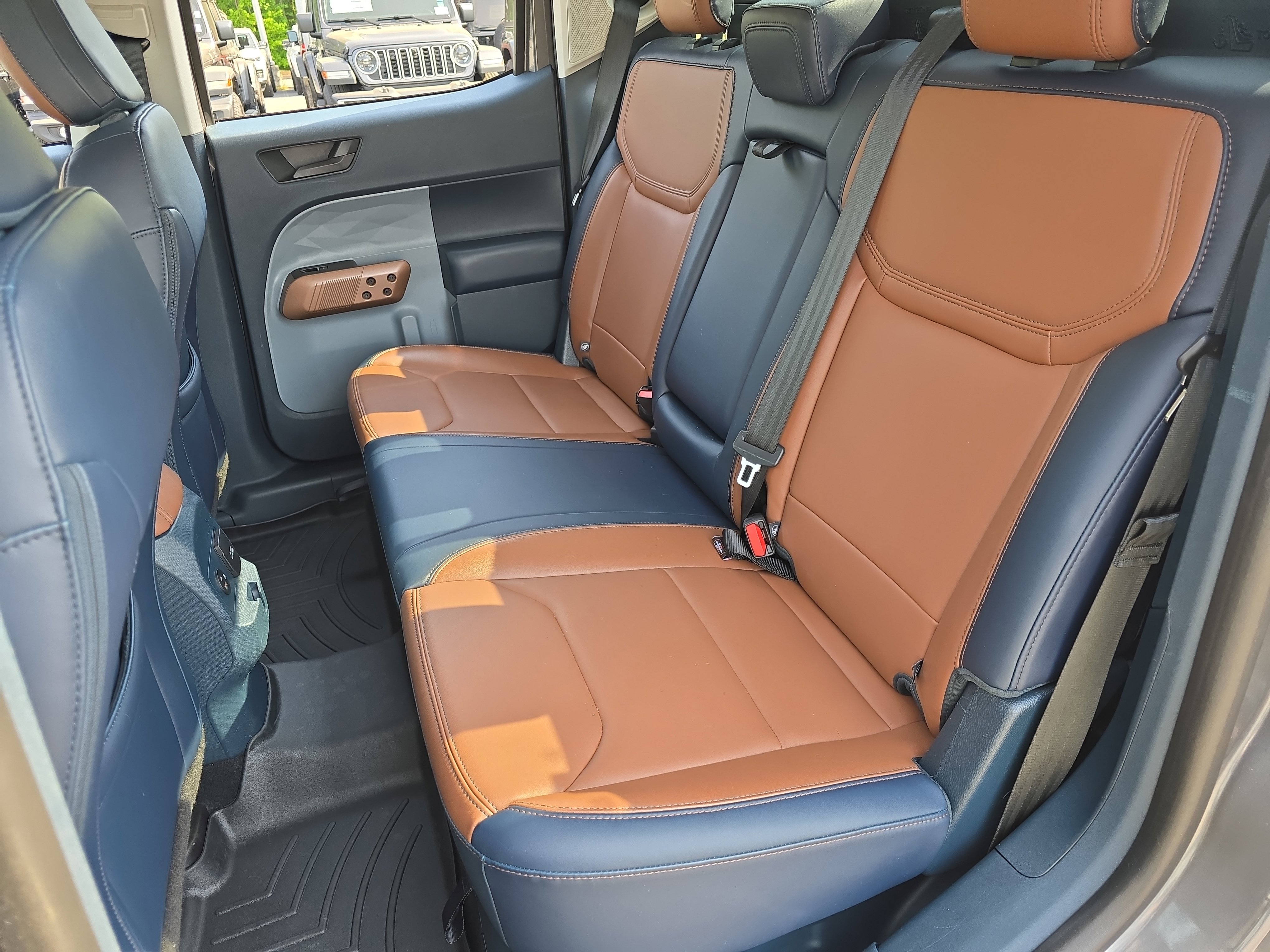 Used 2022 Ford Maverick Lariat w/ Lariat Luxury Package FWD image 14