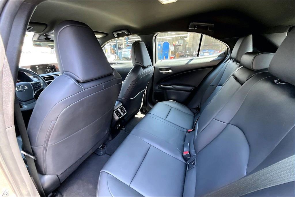 Used 2022 Lexus UX 200 w/ Accessory Package (Z2) image 16