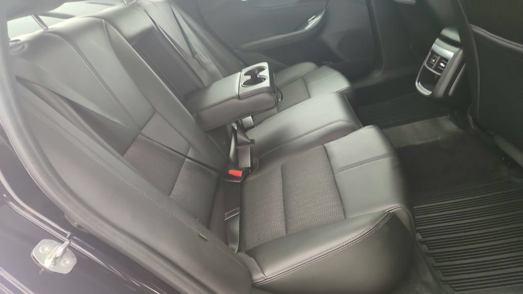 Used 2016 Chevrolet Impala LT w/ Convenience Package FWD image 29
