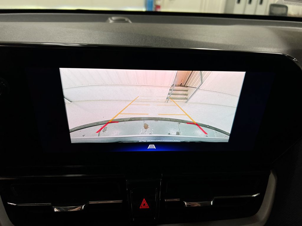 Used 2025 Chevrolet TrailBlazer LT AWD/4WD image 15