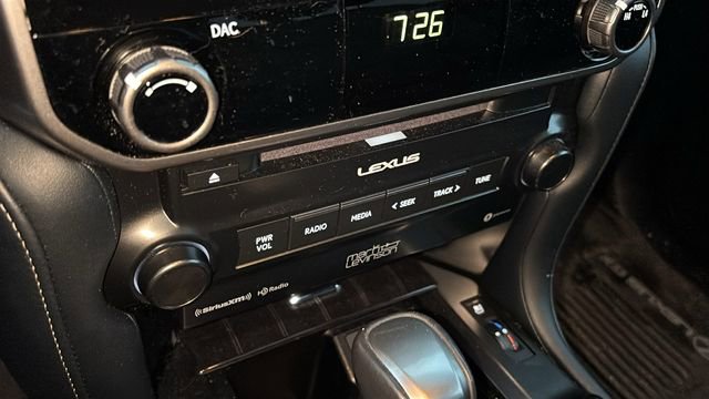 Used 2023 Lexus GX 460 Premium w/ Accessory Package image 23