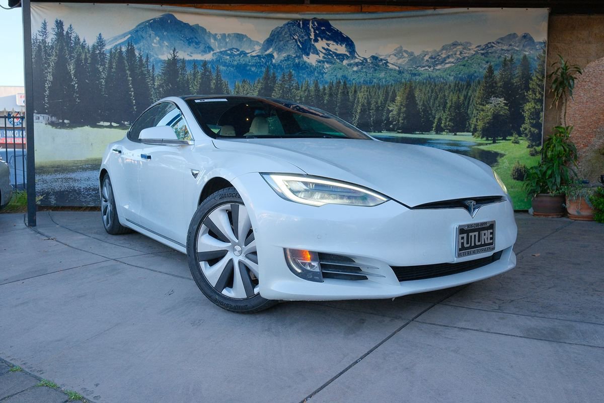 Used 2020 Tesla Model S Long Range Plus image 3
