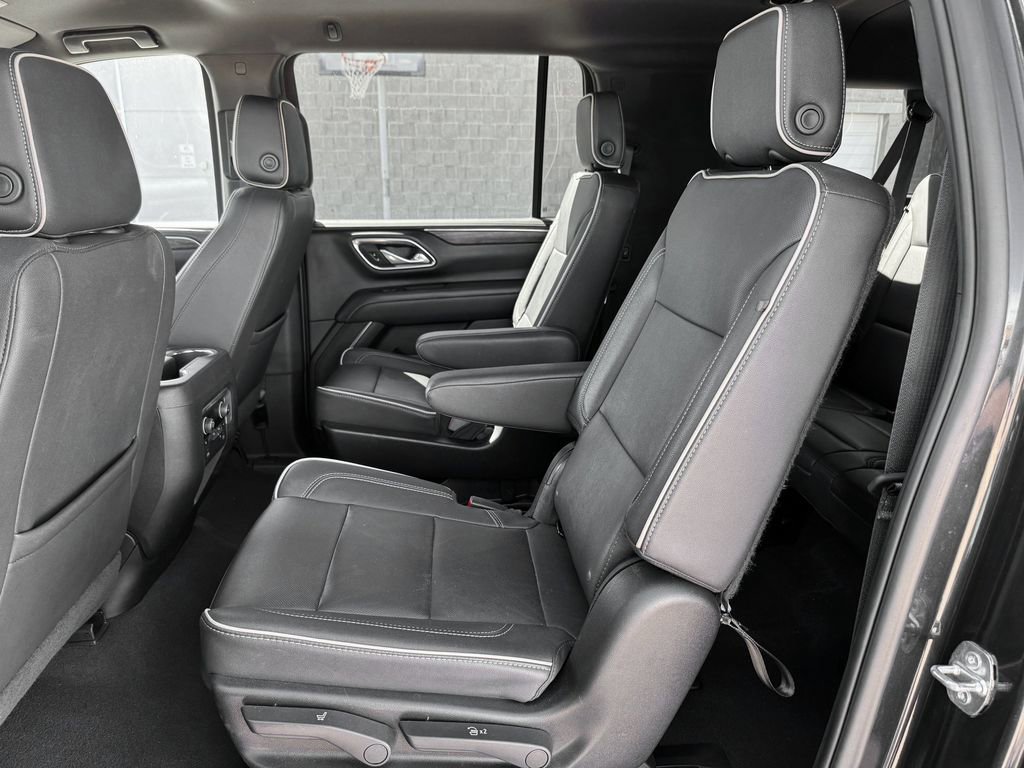 Used 2023 Chevrolet Suburban Premier image 25