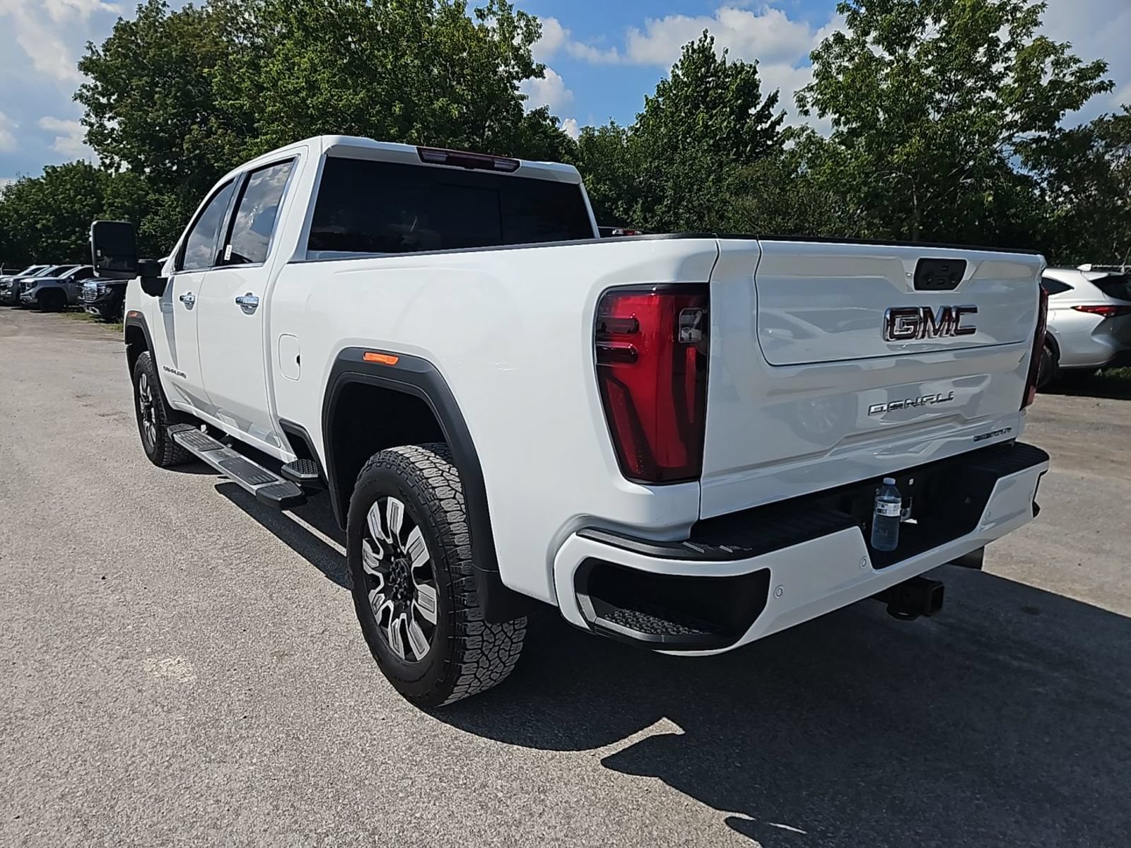 Used 2025 GMC Sierra 2500 Denali AWD/4WD image 6