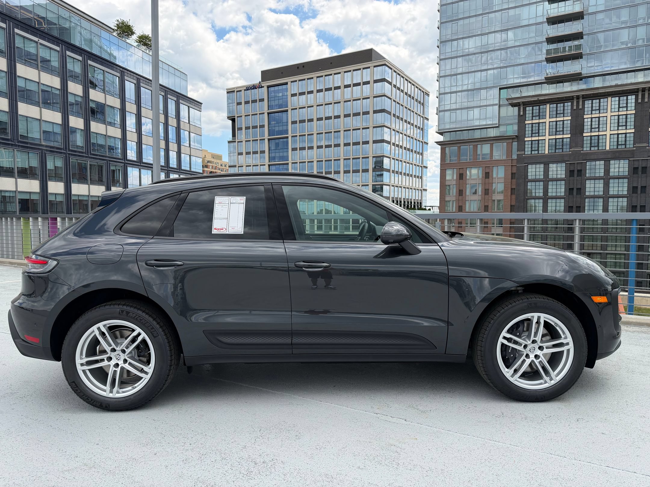 Used 2026 Porsche Macan AWD/4WD image 8