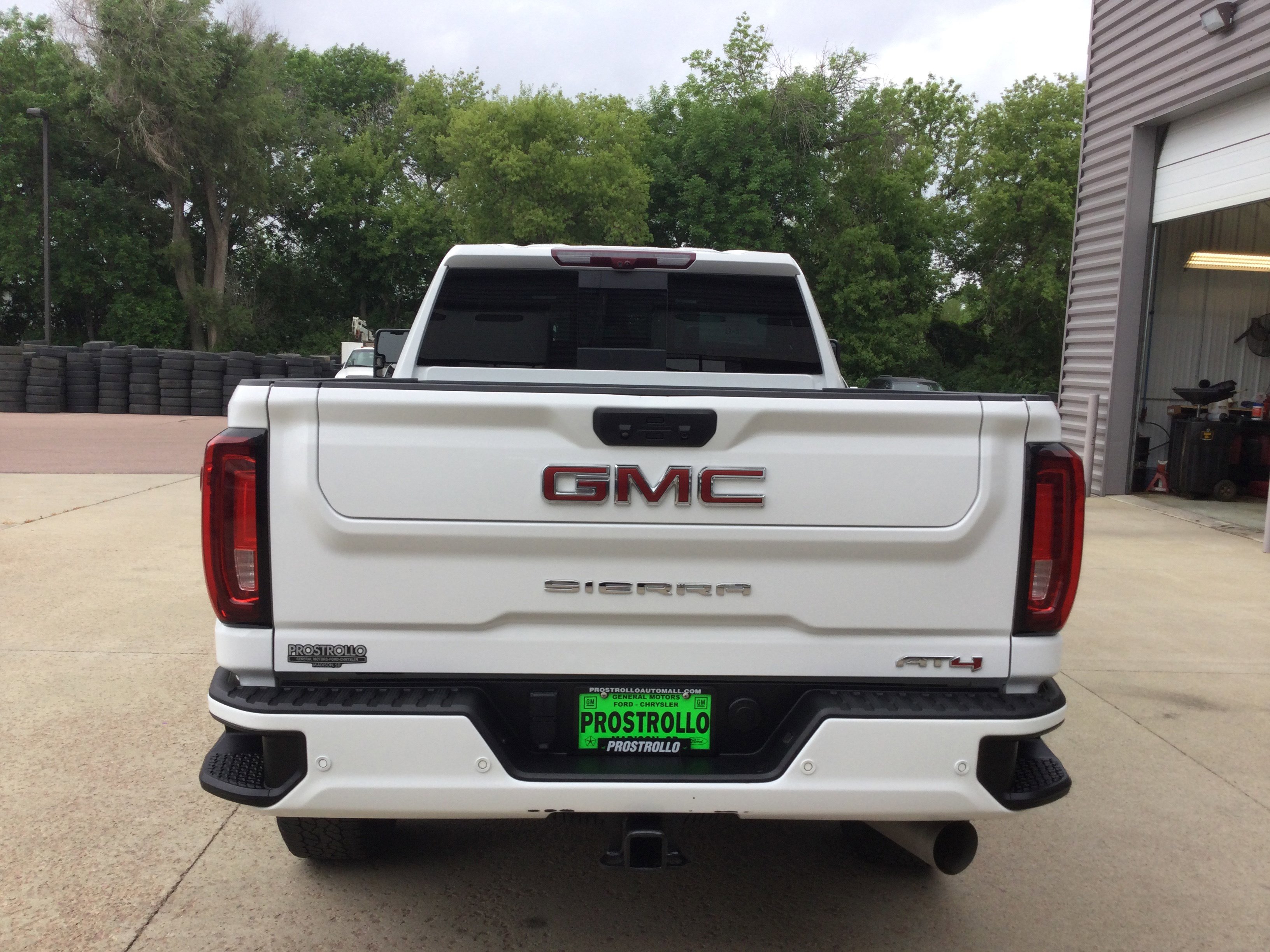 Used 2021 GMC Sierra 2500 AT4 w/ AT4 Premium Plus Package AWD/4WD image 6