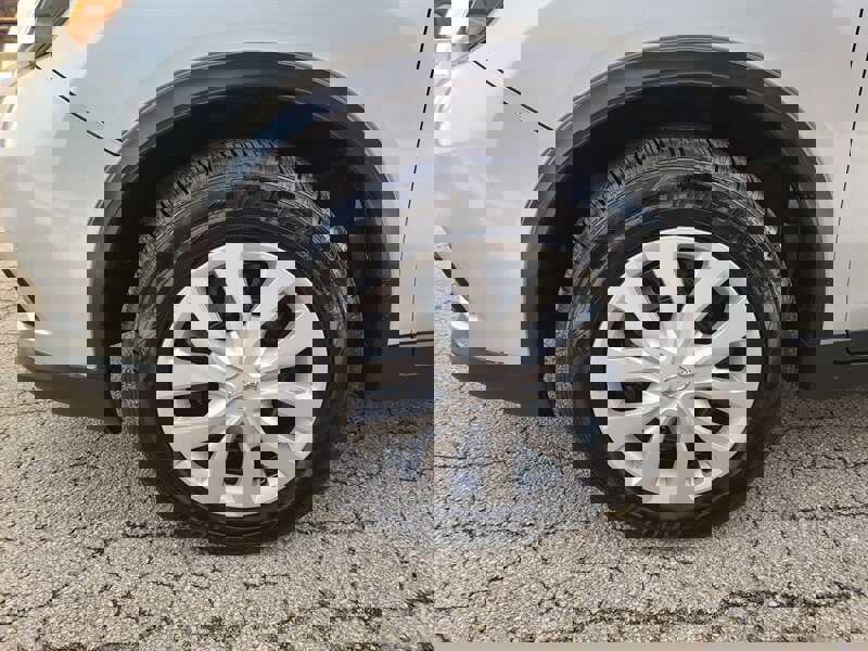 Used 2016 Nissan Rogue S image 29