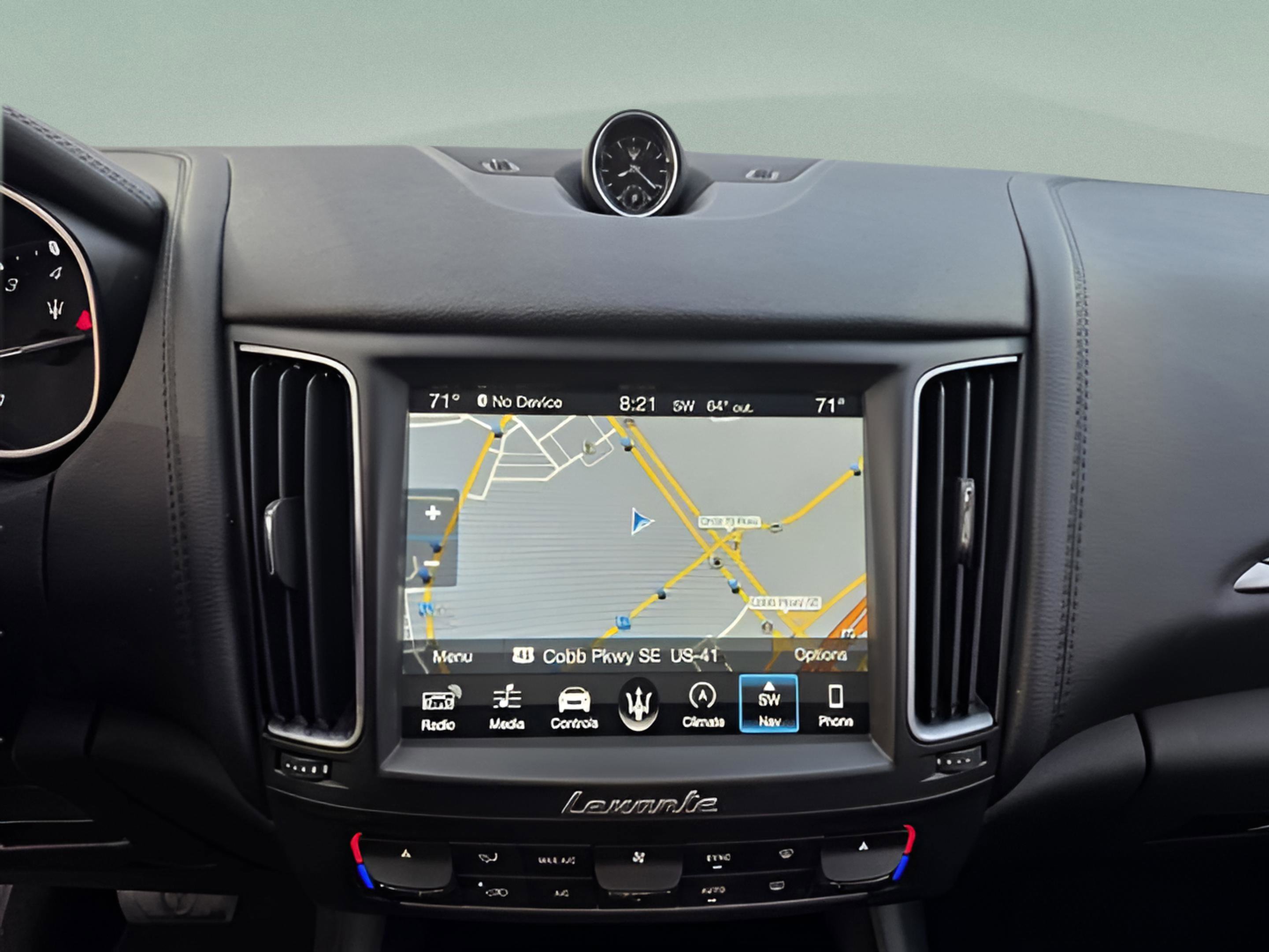 Used 2018 Maserati Levante image 18