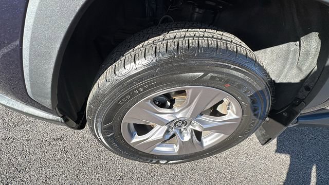 Used 2023 Toyota RAV4 XLE w/ Convenience Package image 9