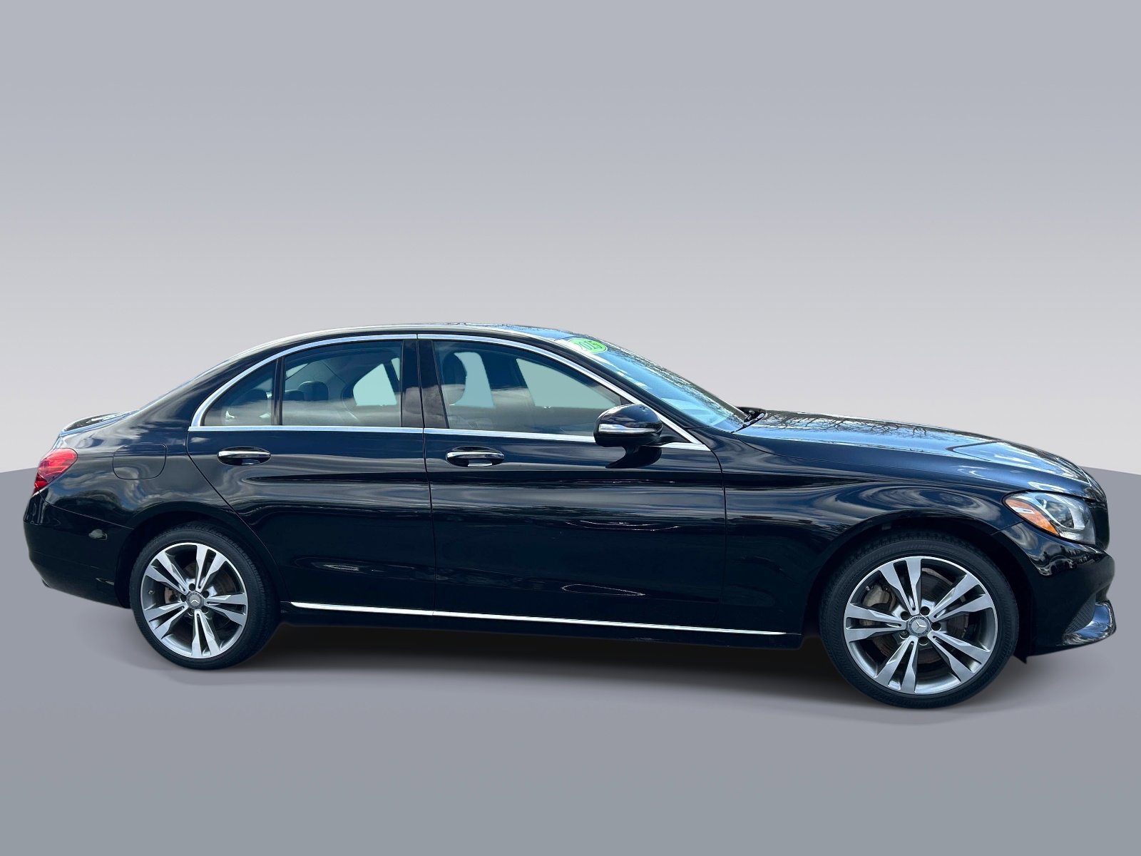 Used 2015 Mercedes-Benz C 300 4MATIC Sedan image 2