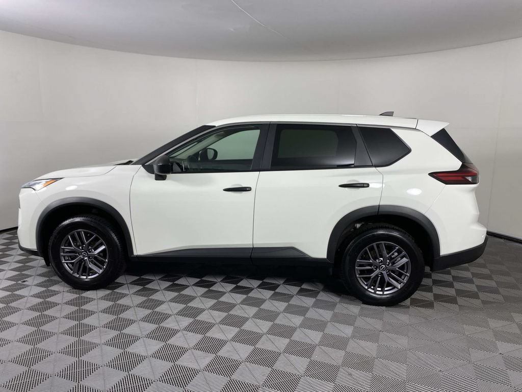 Used 2024 Nissan Rogue S AWD/4WD image 5