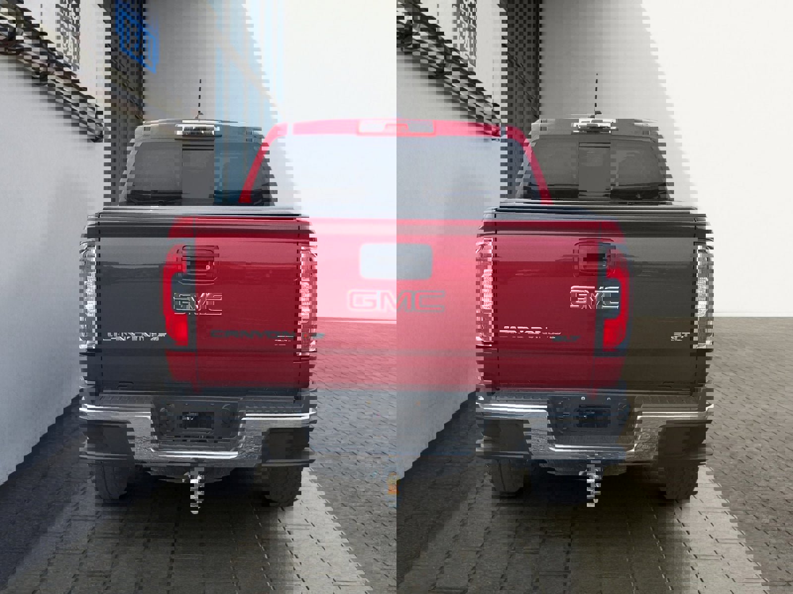 Used 2018 GMC Canyon SLT w/ Driver Alert Package image 4