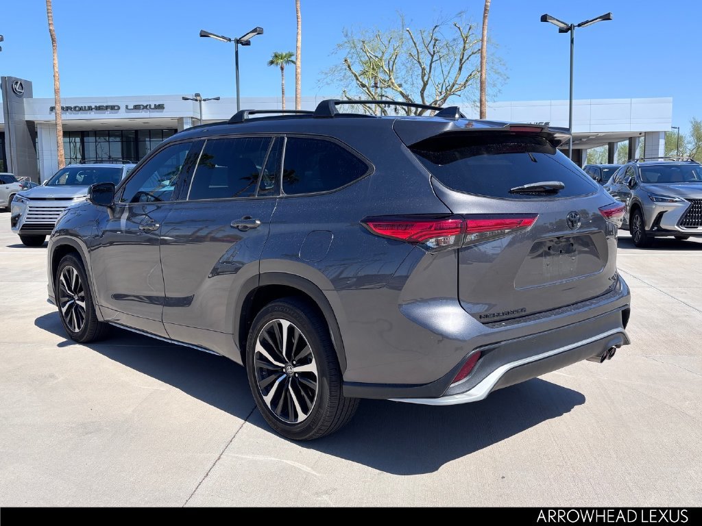 Used 2021 Toyota Highlander XSE FWD image 7