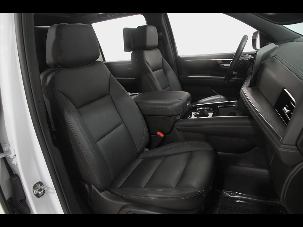 Certified 2026 Chevrolet Suburban Z71 w/ Z71 Off-Road Package AWD/4WD image 18