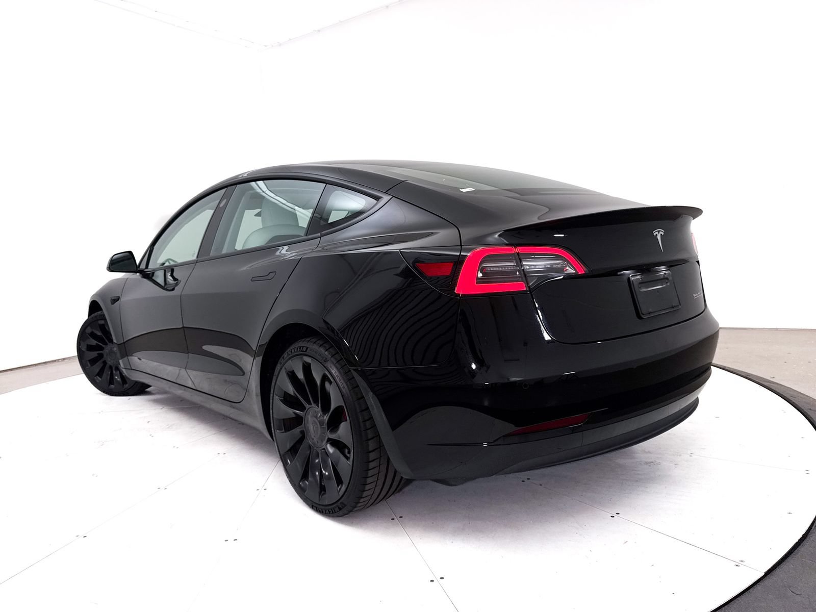Used 2022 Tesla Model 3 Performance AWD/4WD image 2