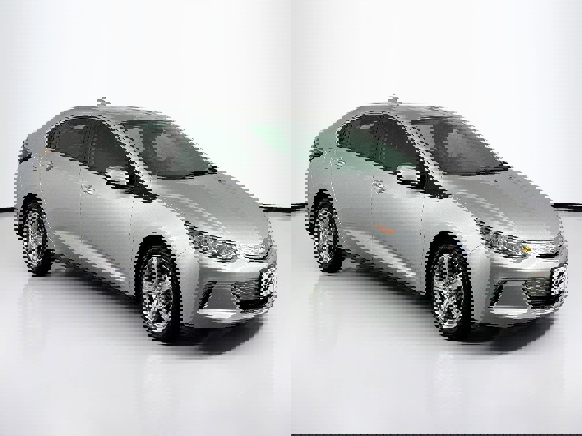 Used 2018 Chevrolet Volt LT image 2