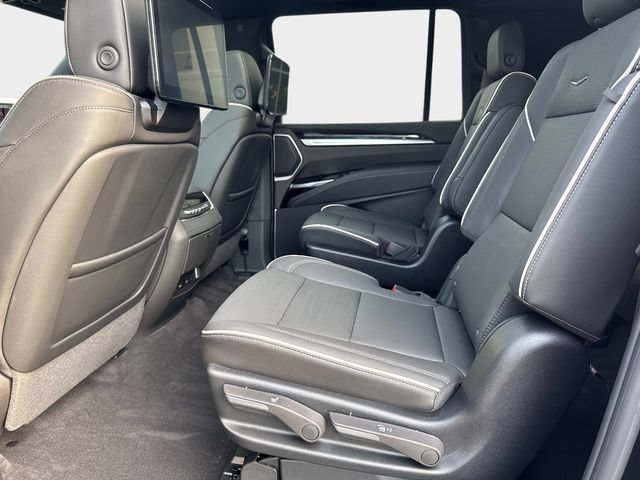 New 2026 Cadillac Escalade ESV Sport w/ LPO, Floor Liner Package AWD/4WD image 15