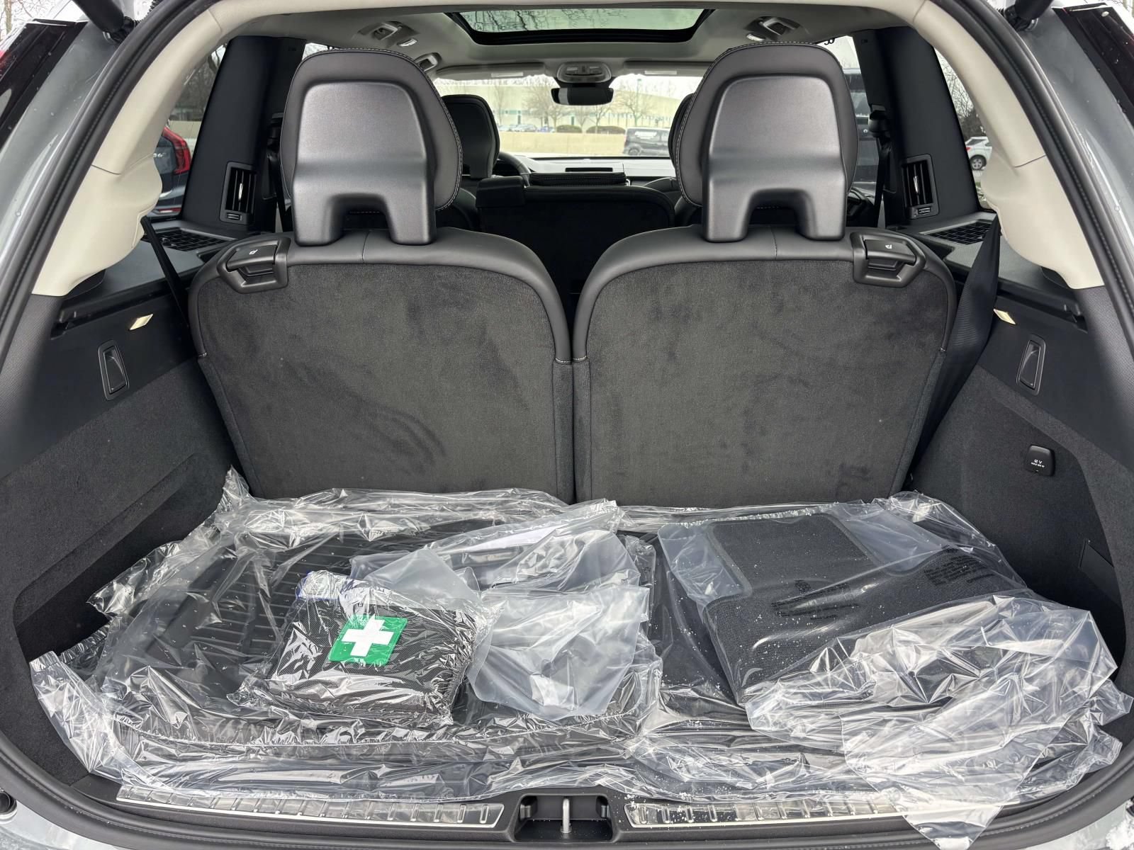 New 2026 Volvo XC90 B6 Ultra w/ Protection Package Premier AWD/4WD image 9