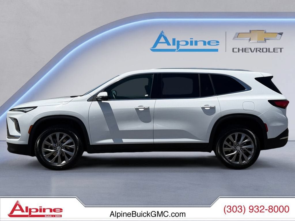 Used 2025 Buick Enclave Preferred AWD/4WD image 2