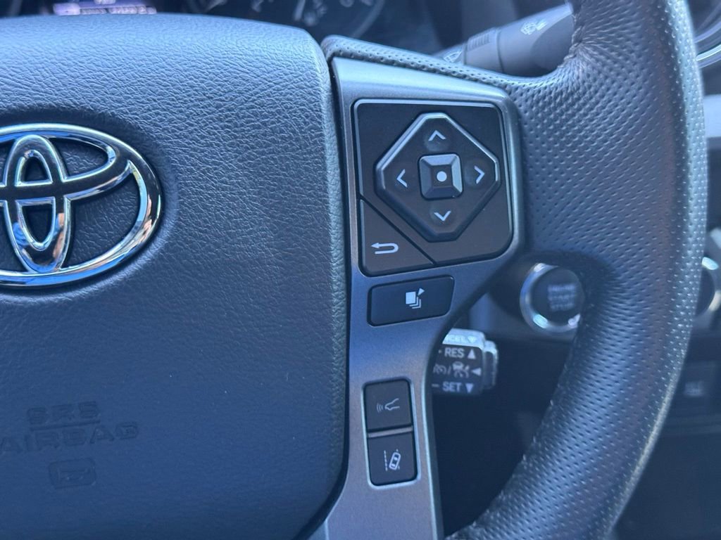 Used 2022 Toyota Tacoma TRD Off-Road AWD/4WD image 25