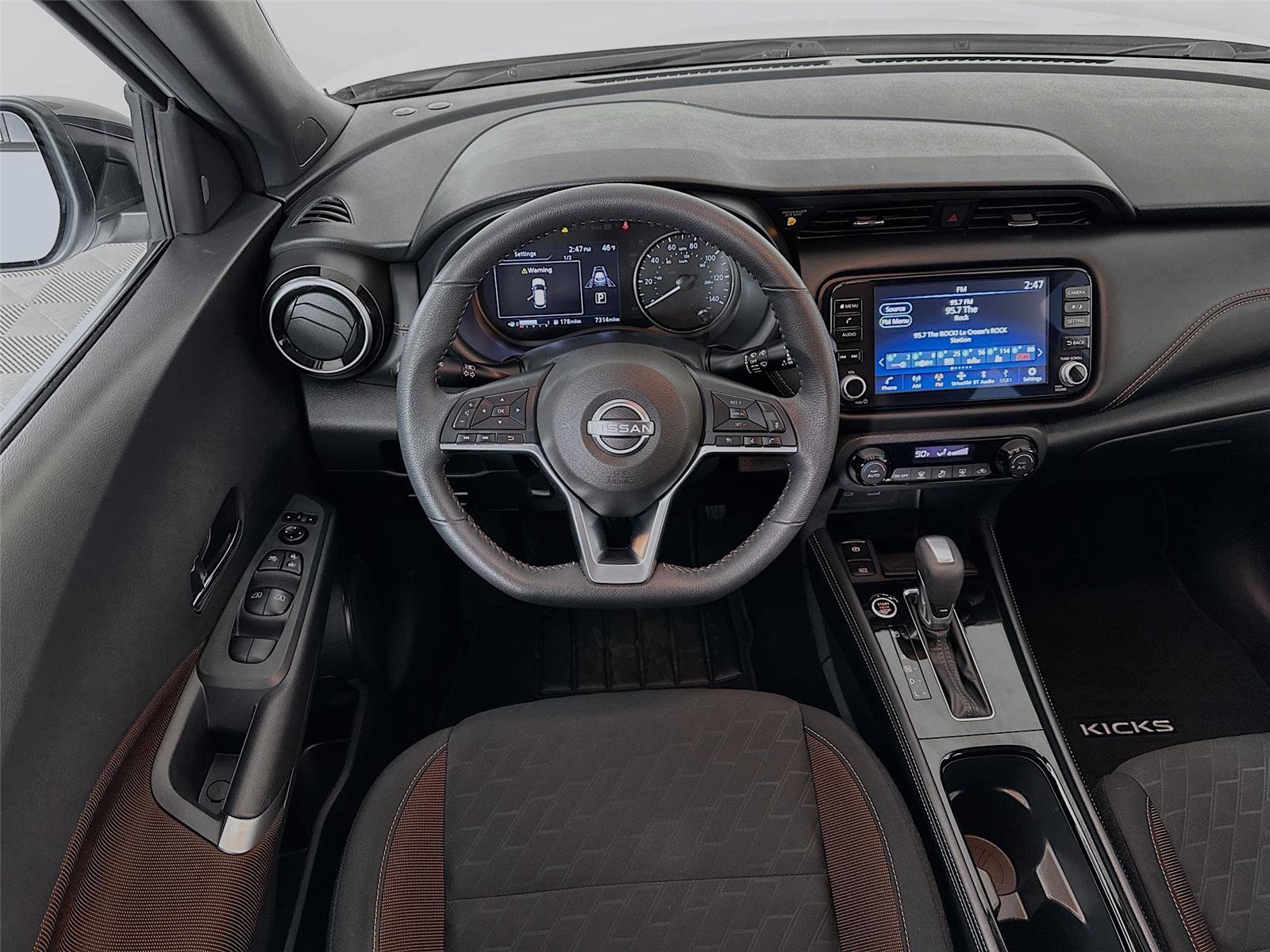 Used 2024 Nissan Kicks SR image 2