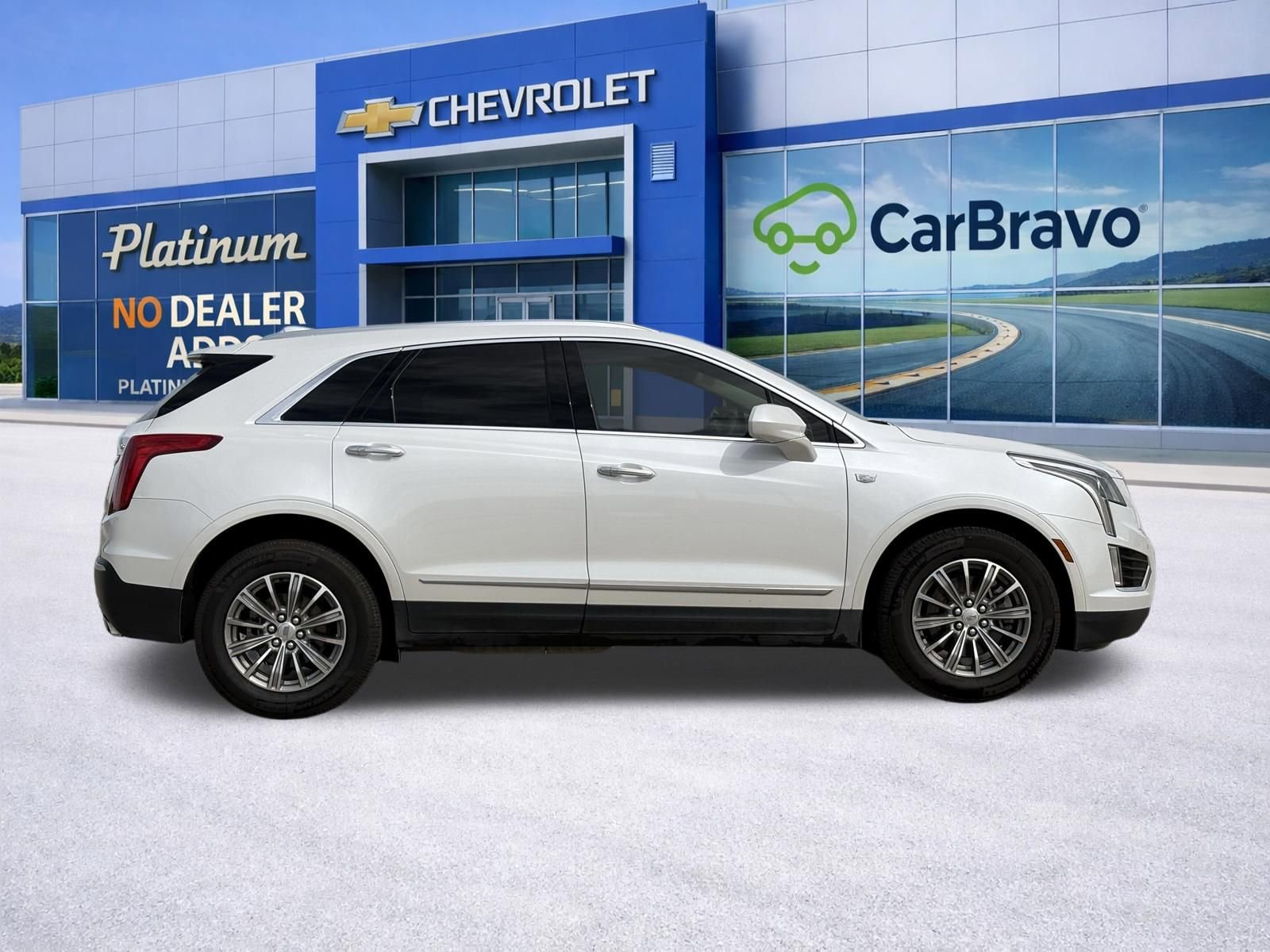 Used 2017 Cadillac XT5 Luxury w/ Driver Awareness Package image 8