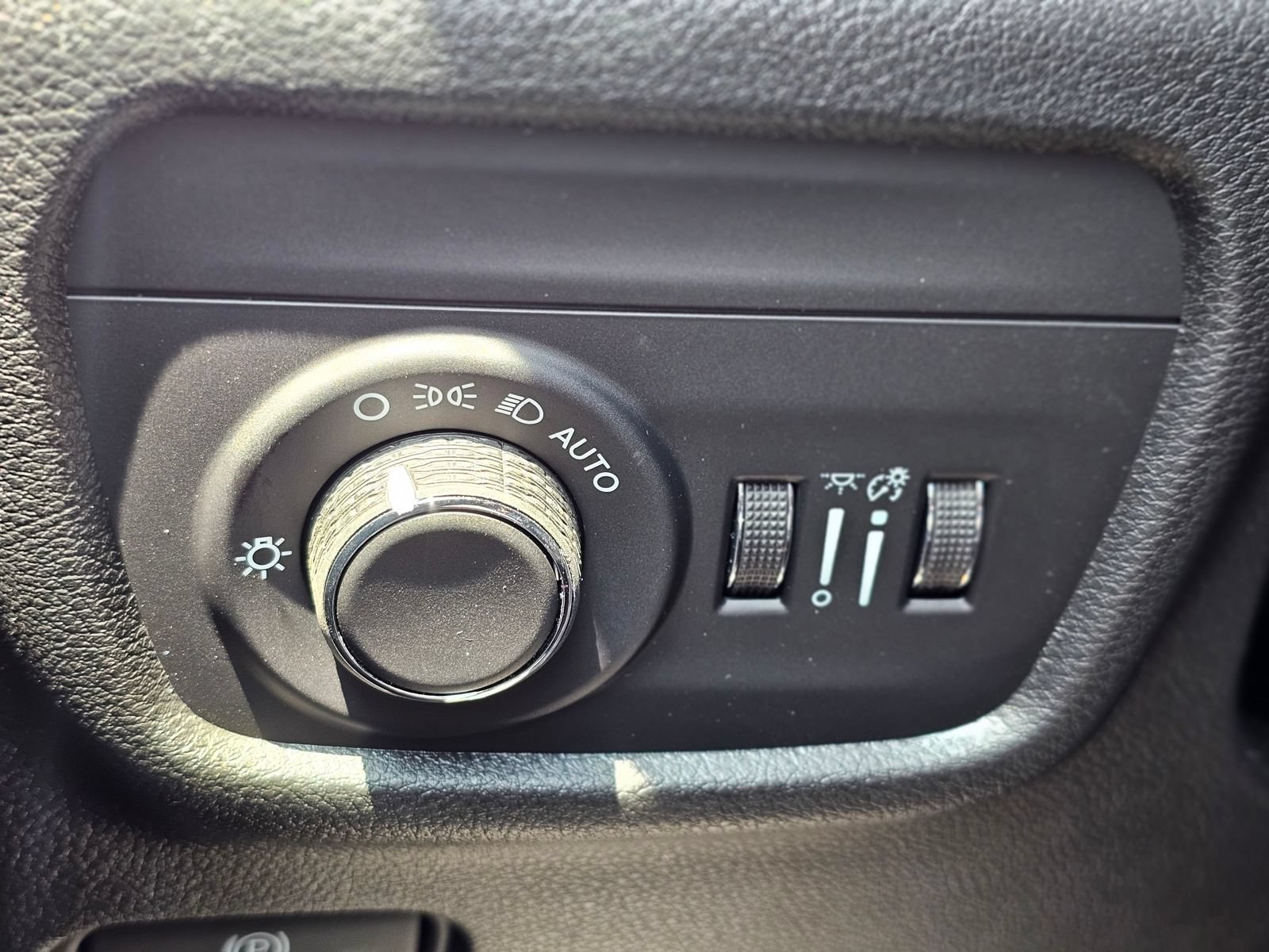 New 2026 Jeep Grand Cherokee Altitude RWD image 16