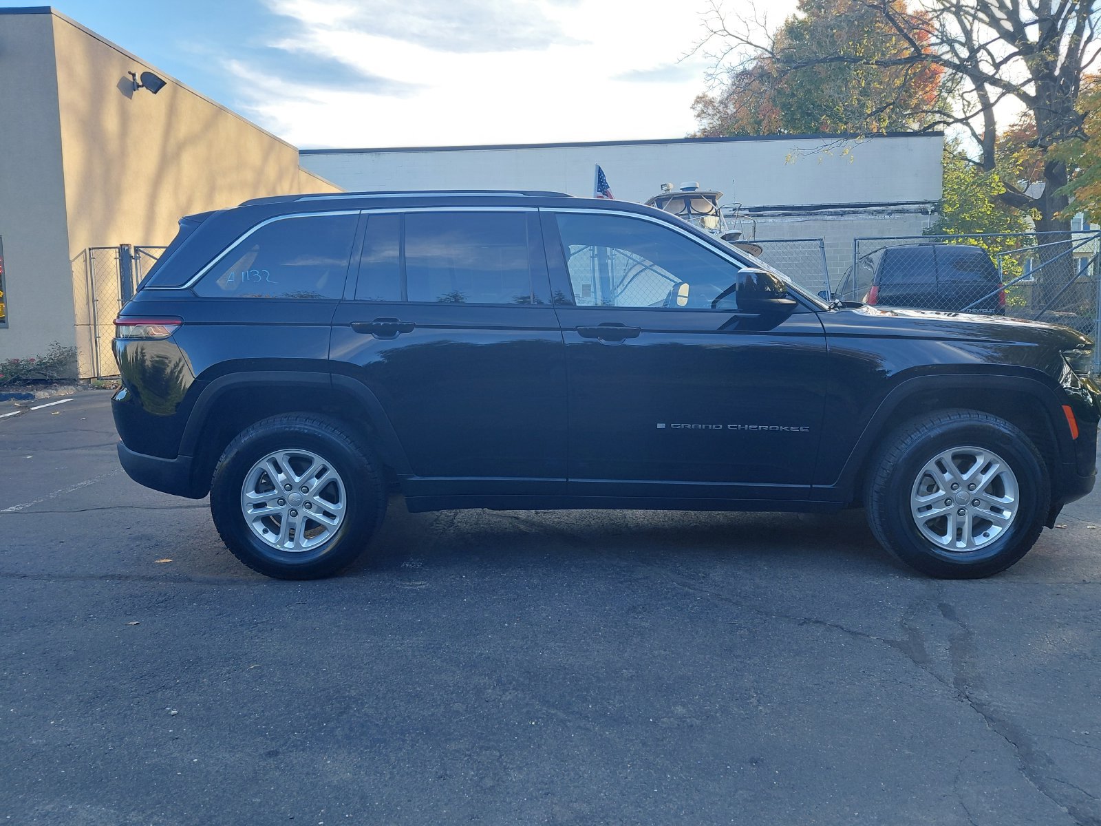 Used 2022 Jeep Grand Cherokee Laredo w/ Luxury Tech Group I AWD/4WD image 33