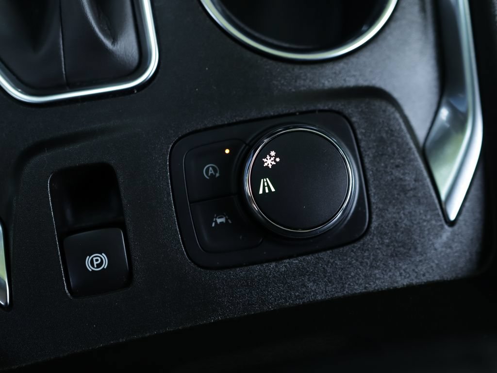 Used 2023 Chevrolet Traverse LT FWD image 18
