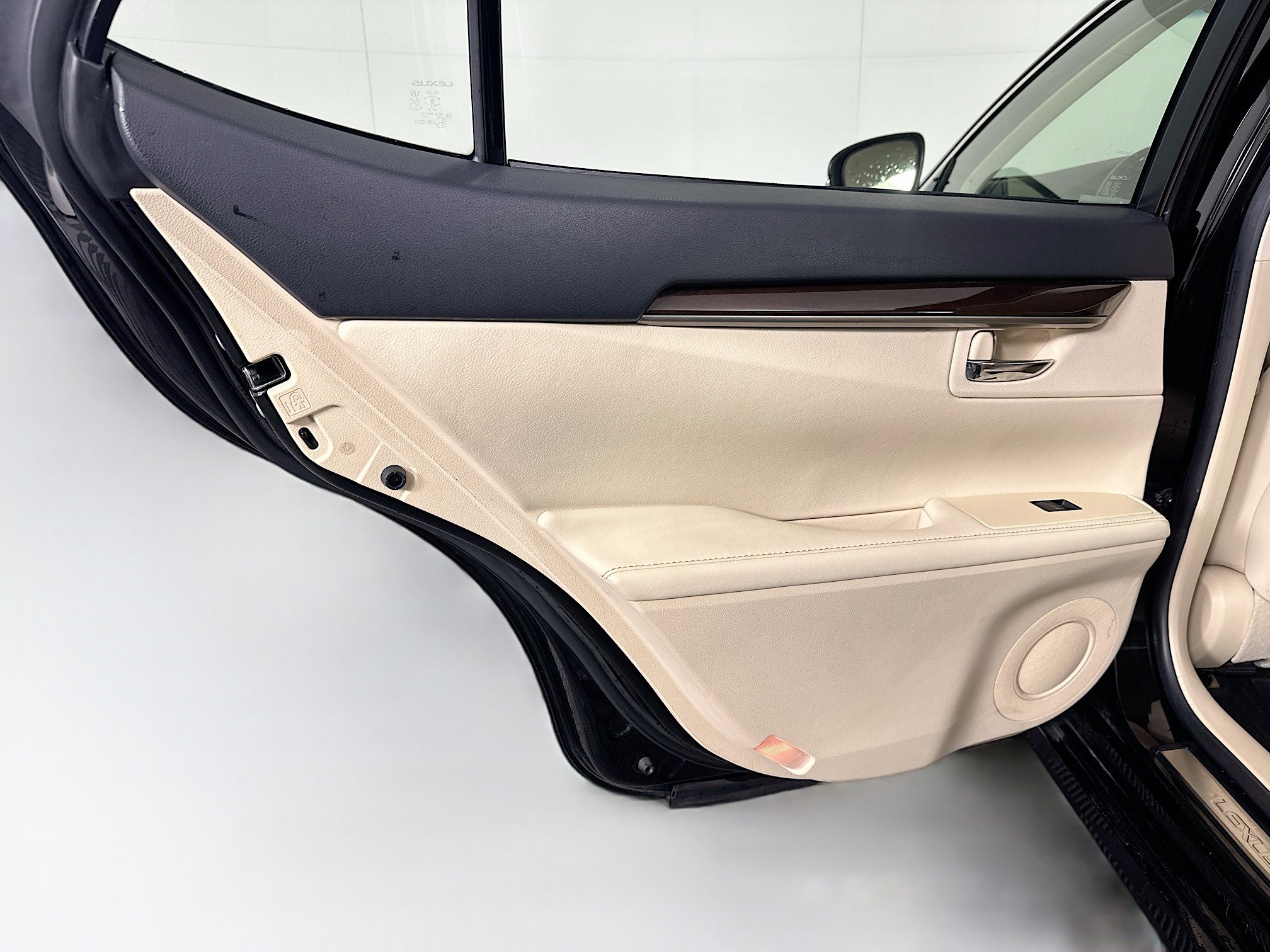 Used 2014 Lexus ES 350 w/ Luxury Package image 27