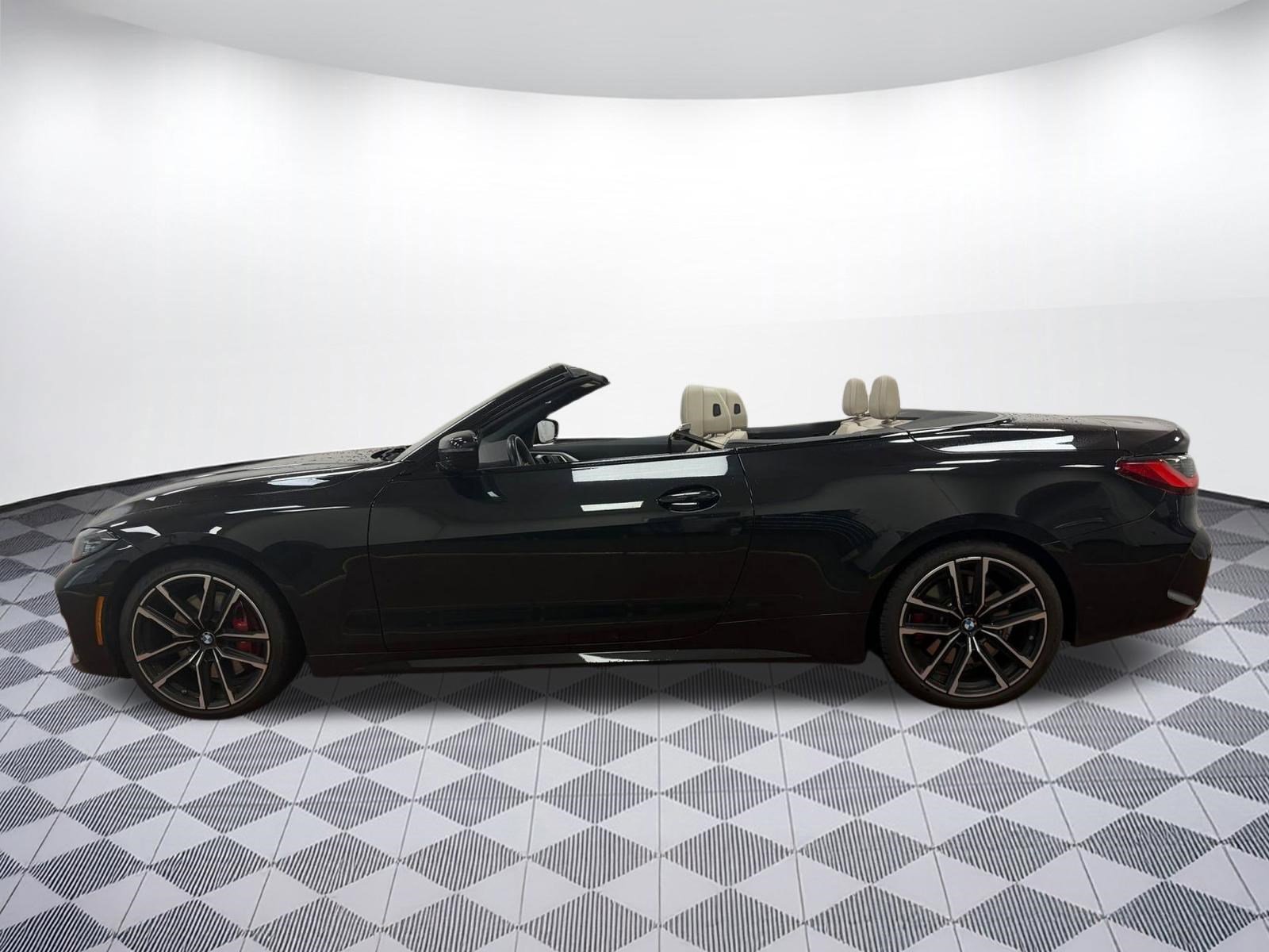 Certified 2024 BMW 440i xDrive Convertible w/ Premium Package image 2