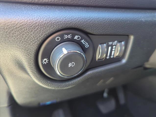 New 2026 Chrysler Pacifica Select w/ S Appearance Package image 17