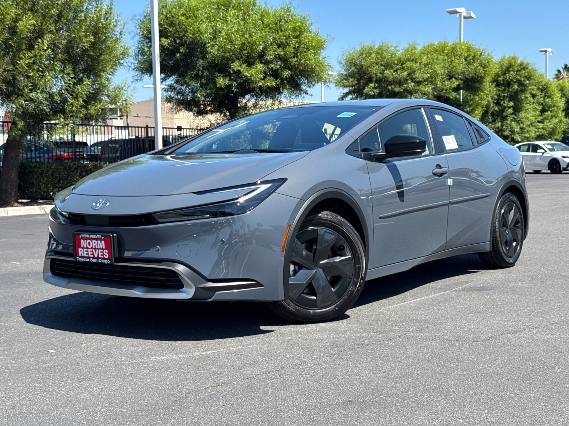New 2027 Toyota Prius Plug-In Hybrid FWD image 2