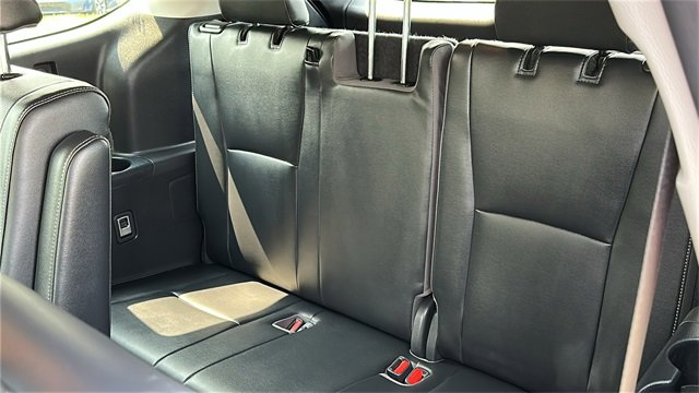 Used 2023 Toyota Highlander Limited image 28