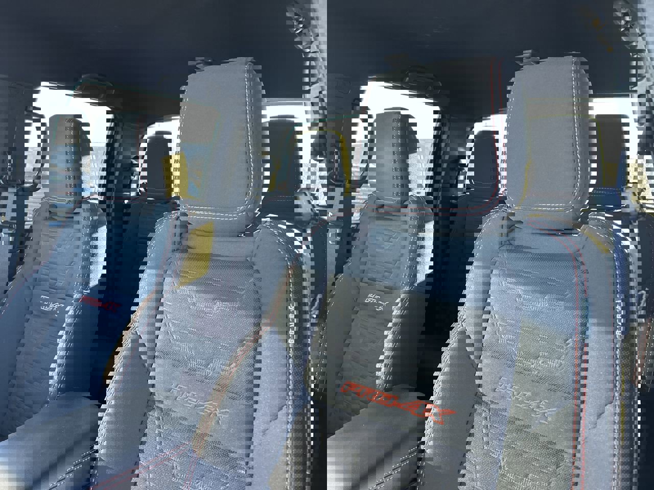 Used 2025 Nissan Frontier PRO-4X w/ Pro Convenience Package image 21