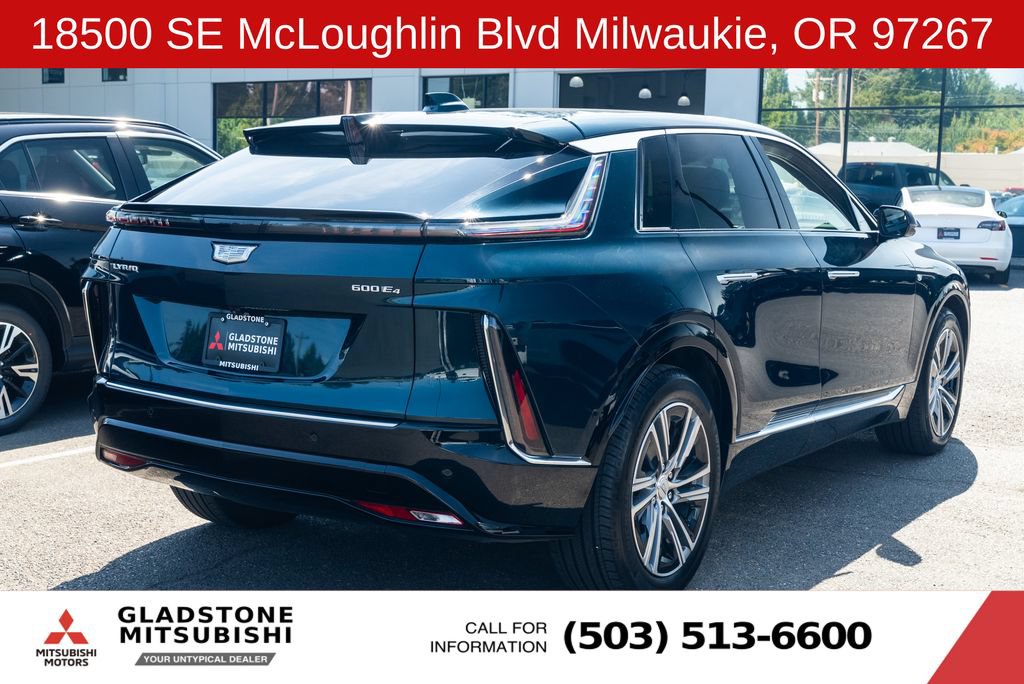 Used 2024 Cadillac Lyriq Luxury AWD/4WD image 7