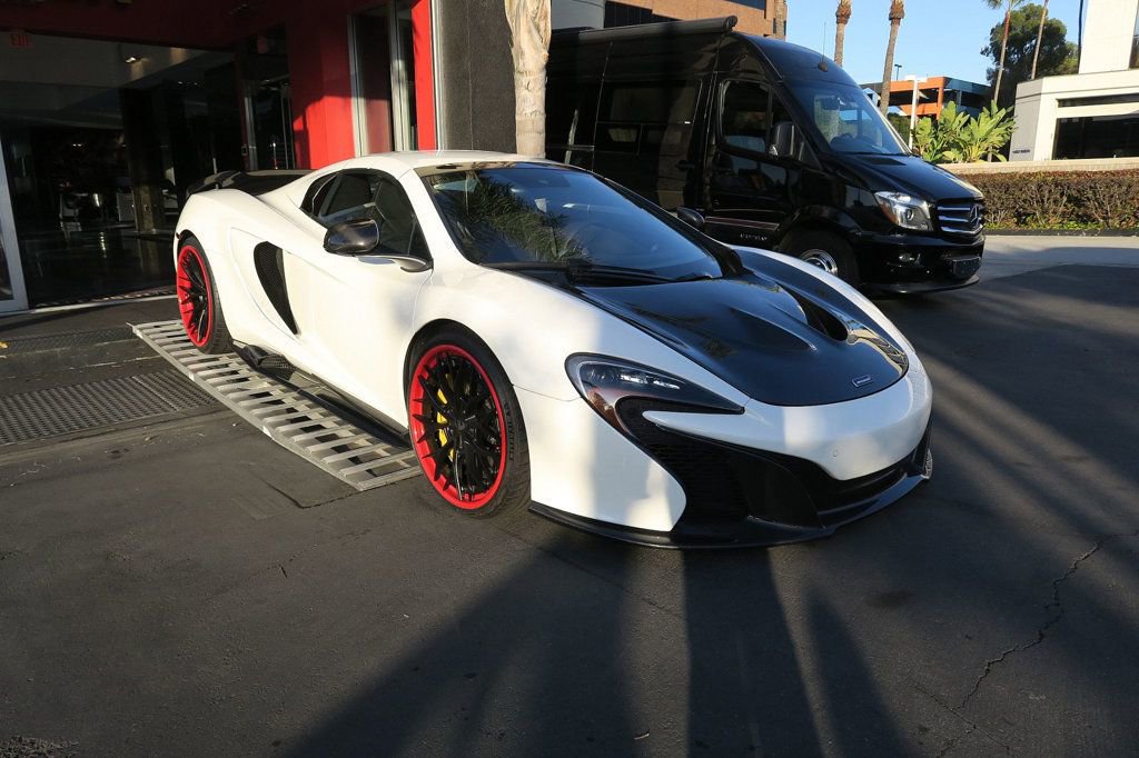 Used 2015 McLaren 650S Spider image 4