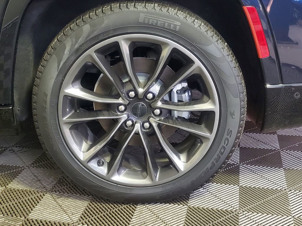 Used 2025 Jeep Grand Wagoneer L Series III w/ Rear Seat Video Group 1 image 5