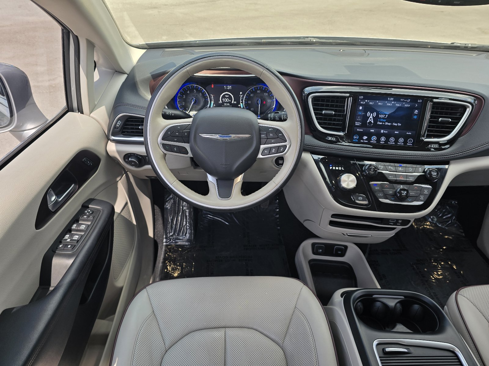 Used 2020 Chrysler Pacifica Limited w/ Advanced Safetytec Group FWD image 14