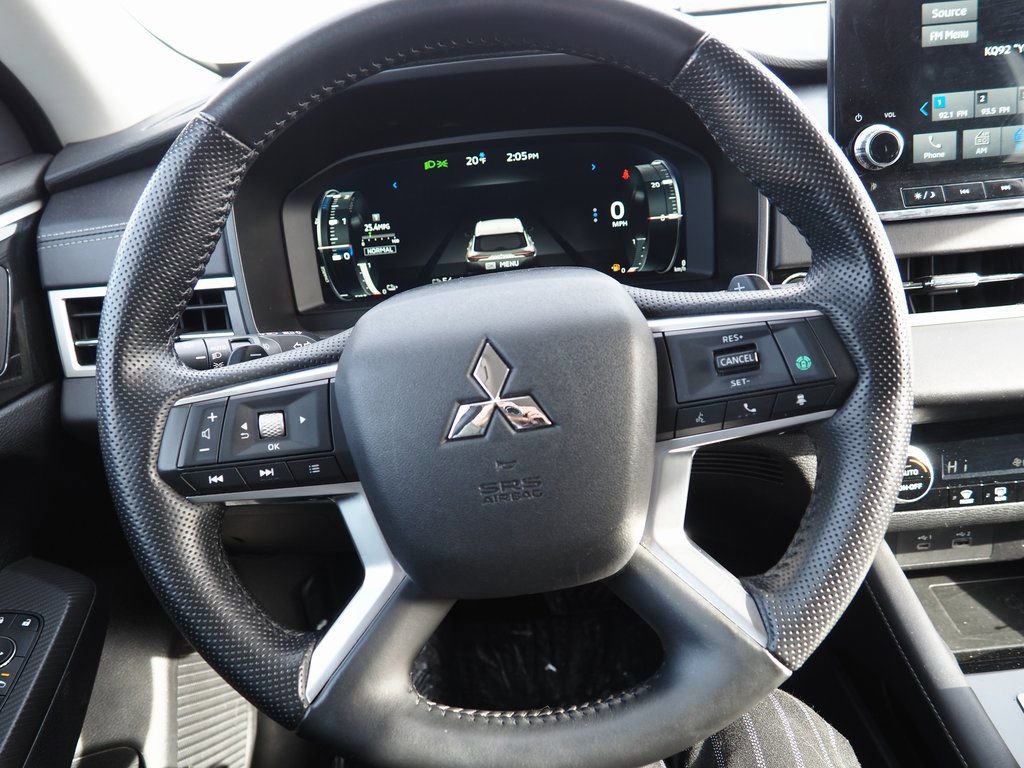 Used 2024 Mitsubishi Outlander 4WD Plug-In Hybrid image 10