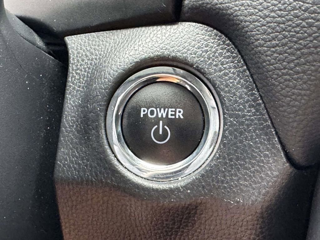 Used 2023 Toyota RAV4 XSE AWD/4WD image 8