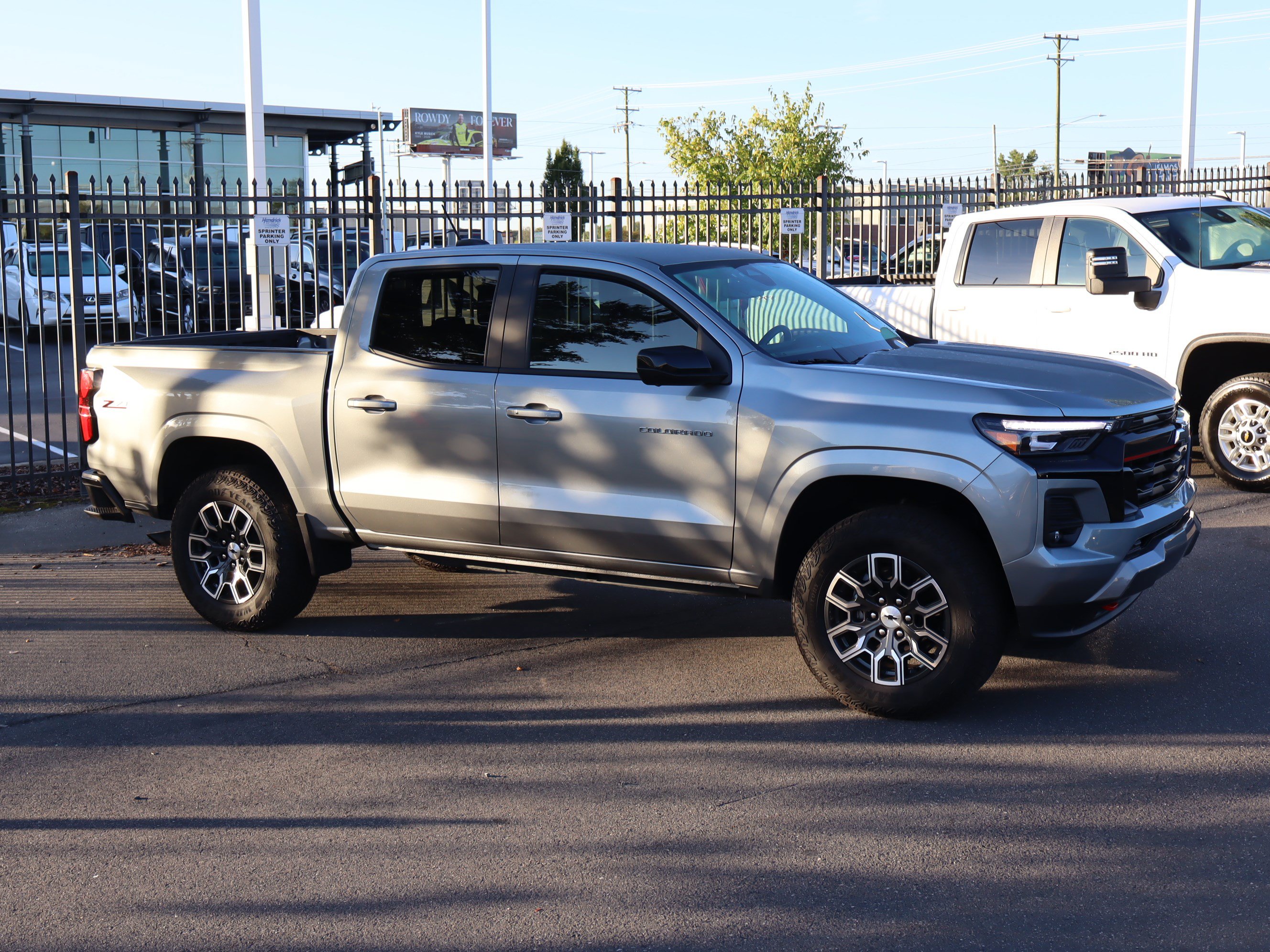 Used 2024 Chevrolet Colorado Z71 w/ Z71 Convenience Package 2 AWD/4WD image 2