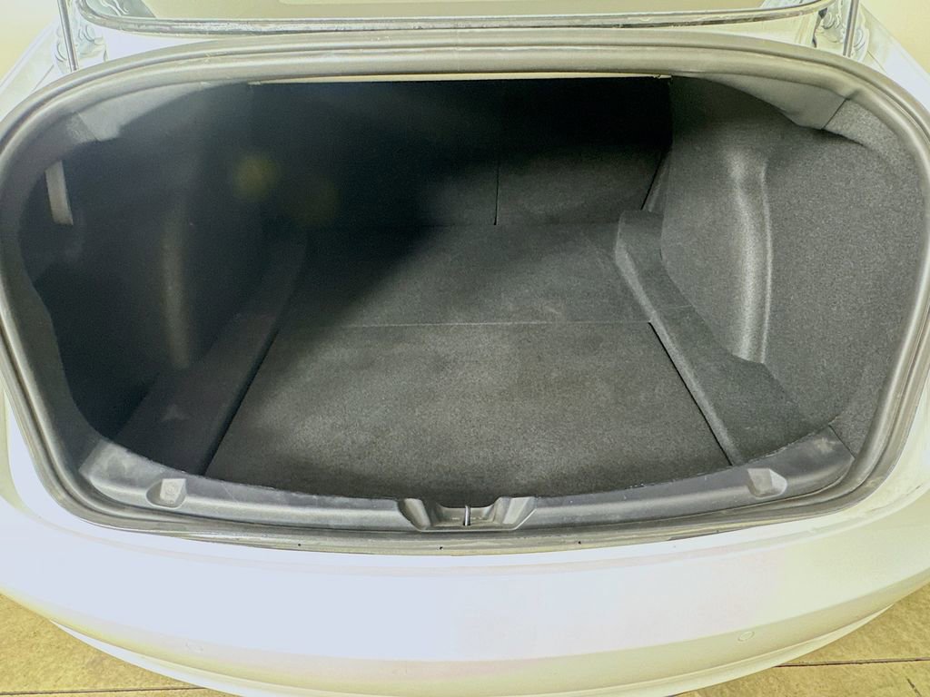 Used 2020 Tesla Model 3 Standard Range RWD image 24