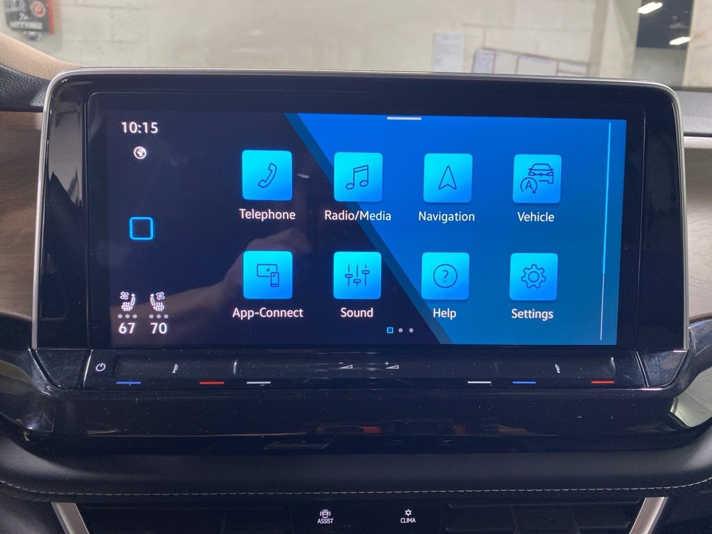 Used 2025 Volkswagen Atlas SE image 31