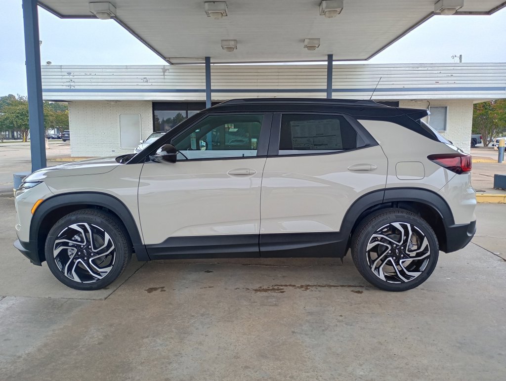 New 2026 Chevrolet TrailBlazer RS w/ Convenience Package FWD image 2