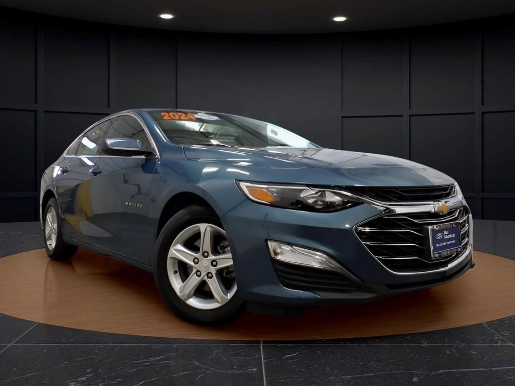 Used 2024 Chevrolet Malibu LS FWD image 1